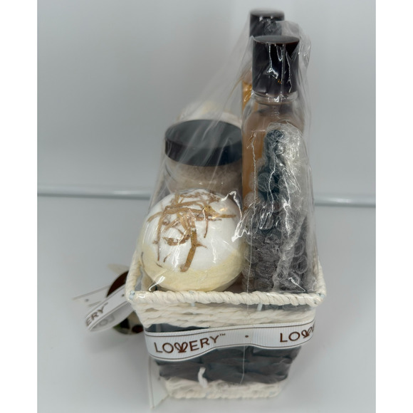 New 8 Piece Lovery Vanilla Coconut Deluxe Bath And Body Spa Set with Basket - Picture 6 of 11